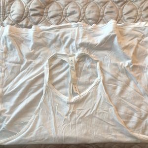 Lulelemon white tank